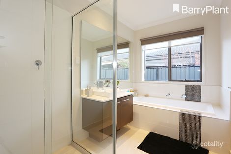 Property photo of 23 Kilmarnock Way Clyde North VIC 3978