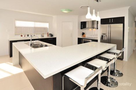 Property photo of 2 Lakeside Court Windaroo QLD 4207