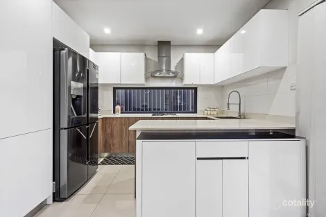 Property photo of 2 Mentor Glade Rooty Hill NSW 2766