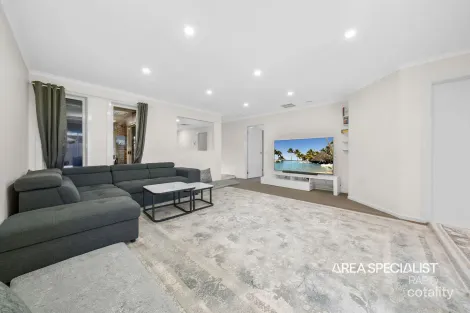Property photo of 49 Calais Circuit Cranbourne West VIC 3977
