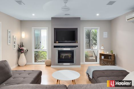 Property photo of 11 Surrey Place Inverloch VIC 3996