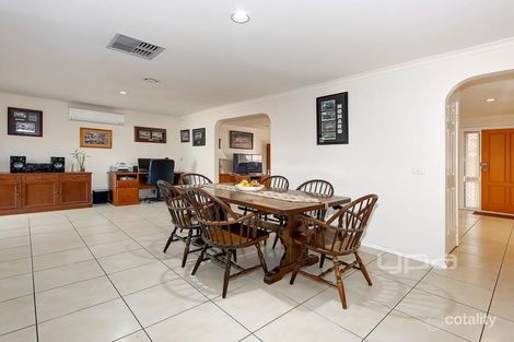 Property photo of 51 Dundee Way Sydenham VIC 3037