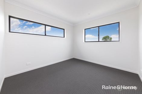 Property photo of 1/28 Cambridge Street Carina Heights QLD 4152