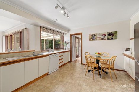 Property photo of 2 Esperance Road Mount Waverley VIC 3149