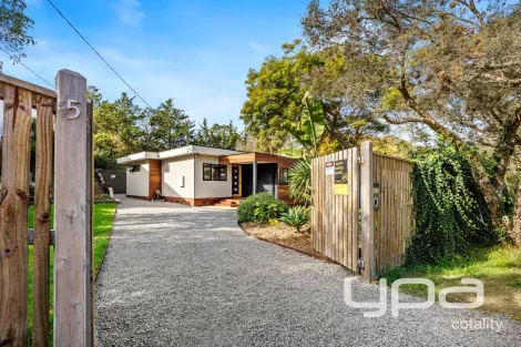Property photo of 5 Valley Drive Rye VIC 3941