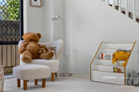 Property photo of 7 Caravonica Court Calamvale QLD 4116