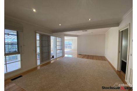 Property photo of 17 Lancaster Court Greenvale VIC 3059