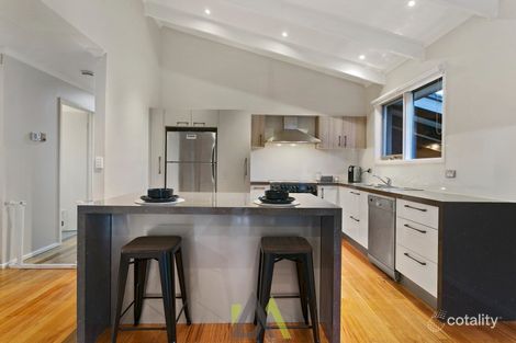 Property photo of 10 Oak Grove Langwarrin VIC 3910