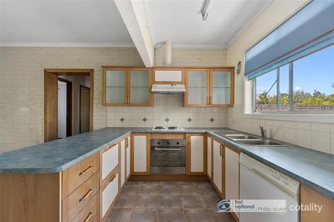 Property photo of 2/140-142 Settlement Road Cowes VIC 3922