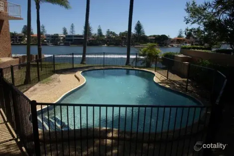 2/11 Cannes Ave, Surfers Paradise, QLD 4217