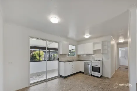 Property photo of 21 Nicklin Drive Beaconsfield QLD 4740