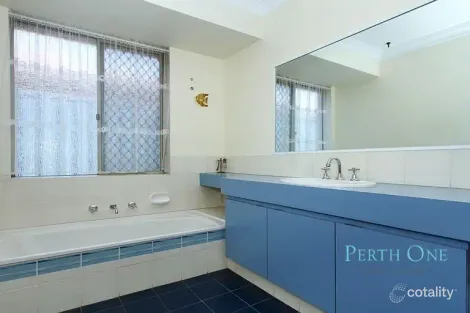 Property photo of 8 Curran Place Leeming WA 6149