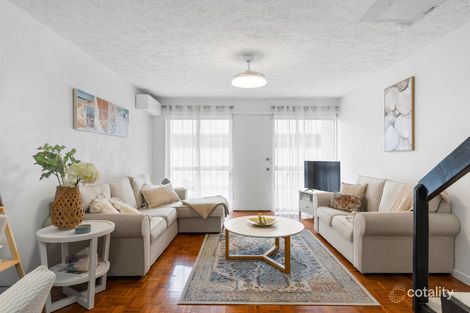 Property photo of 1/14 Central Street Labrador QLD 4215