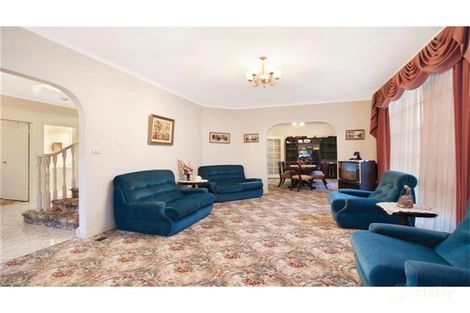 Property photo of 1 Monomeath Close Doncaster East VIC 3109