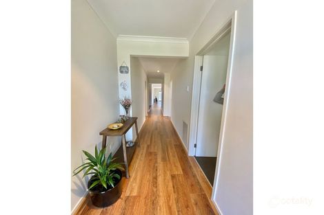 Property photo of 93 Prendergast Avenue Cranbourne East VIC 3977