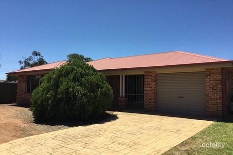 Property photo of 11 Plover Close Dubbo NSW 2830