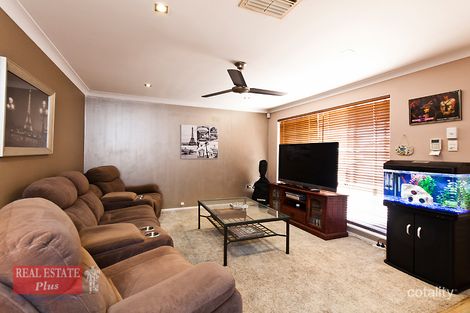 Property photo of 6 Woodbridge Close Swan View WA 6056