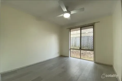 Property photo of 15 Daffodil Crescent Calamvale QLD 4116