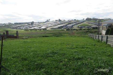 Property photo of 45 Walker Drive Drouin VIC 3818