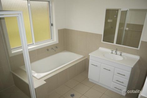 Property photo of 28 Bogong Crescent Tatton NSW 2650