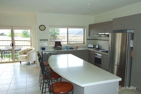 2/15 Samantha Dr, Mornington, VIC 3931