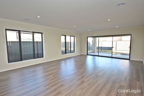 Property photo of 54 Streamside Drive Craigieburn VIC 3064