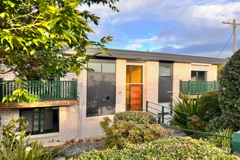 17 Collard Rd, Point Clare, NSW 2250