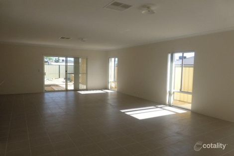 Property photo of 15 Johnsonia Bend Hammond Park WA 6164