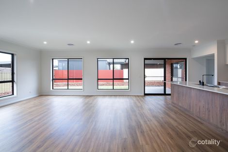 Property photo of 2 Rosemont Crescent Kennington VIC 3550