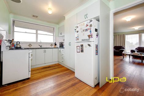 Property photo of 17 Hendricks Crescent Jacana VIC 3047