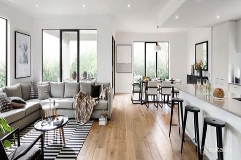 Property photo of 84 East Boundary Road Bentleigh East VIC 3165