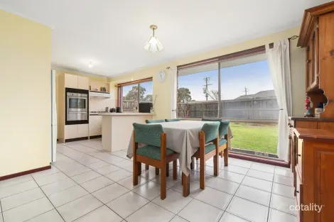 Property photo of 3 Hawdon Drive Cranbourne VIC 3977