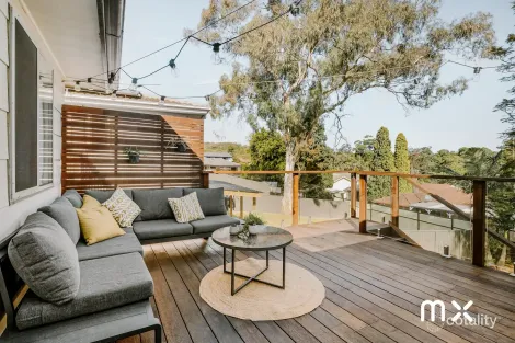 18 Bright Pde, Dapto, NSW 2530