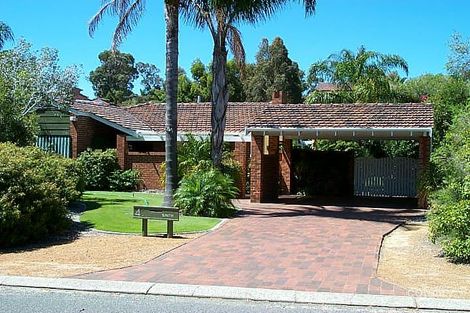 4 Etwall Pl, Carine, WA 6020