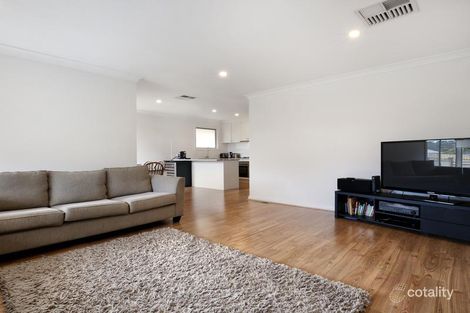 Property photo of 1/5 Lancaster Road Mooroolbark VIC 3138