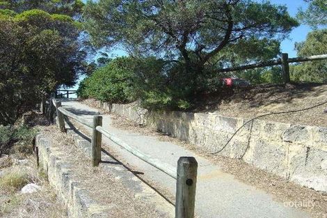 Property photo of 11 Mapstone Gardens Murdoch WA 6150