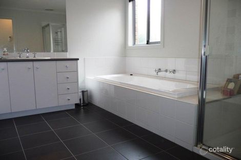 Property photo of 21 Mission Hills Way Craigieburn VIC 3064