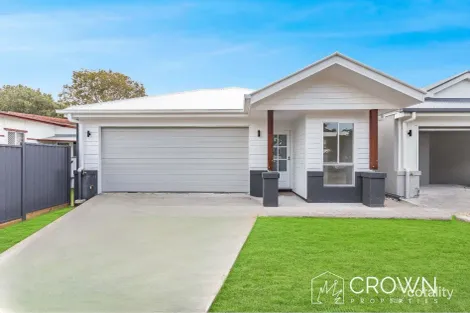 40A ARTHUR ST, WOODY POINT, QLD 4019