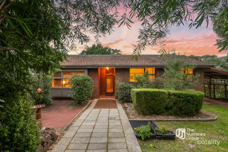Property photo of 17 Gemsarna Crescent Kelmscott WA 6111