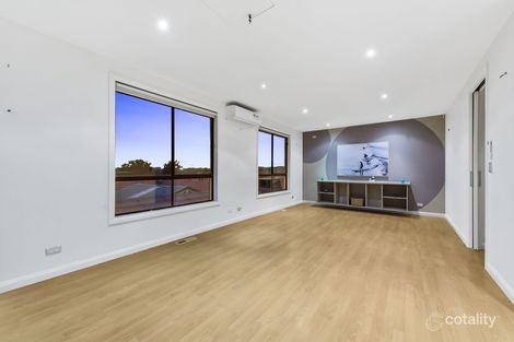 Property photo of 24 Cassinia Close Delahey VIC 3037