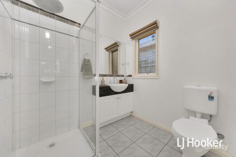 Property photo of 25 Copeland Crescent Point Cook VIC 3030
