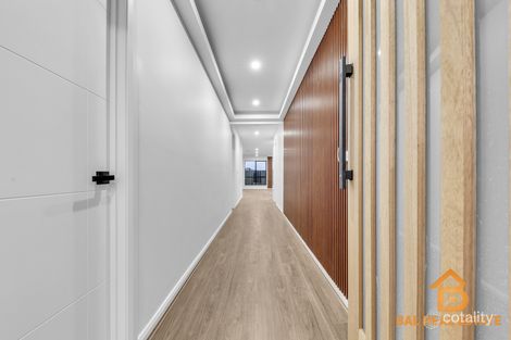 Property photo of 8 Eloquence Road Tarneit VIC 3029