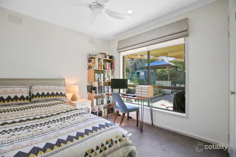 Property photo of 13 McLean Street Drouin VIC 3818