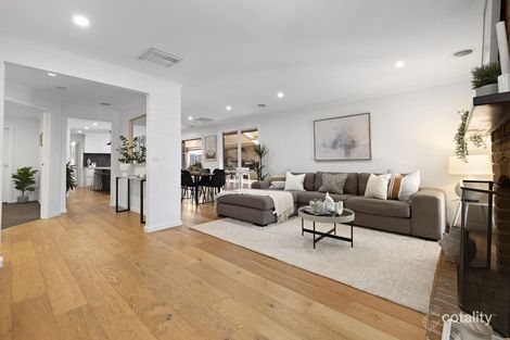 Property photo of 21 Hedgeley Drive Berwick VIC 3806