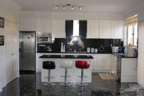 Property photo of 122 Lake View Boulevard Keysborough VIC 3173
