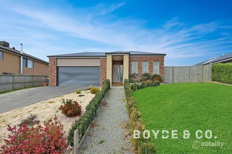 Property photo of 32 Bunyip Drive Drouin VIC 3818