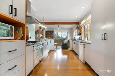 Property photo of 2 Kirribilli Close Langwarrin VIC 3910