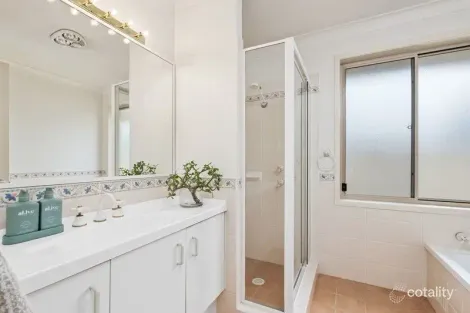 Property photo of 12 Woolmers Crescent Mardi NSW 2259