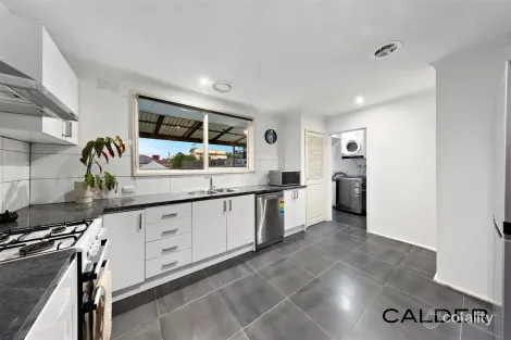Property photo of 2 Allandale Drive Deer Park VIC 3023