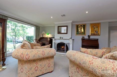 Property photo of 36 Macdonnell Street Yarralumla ACT 2600